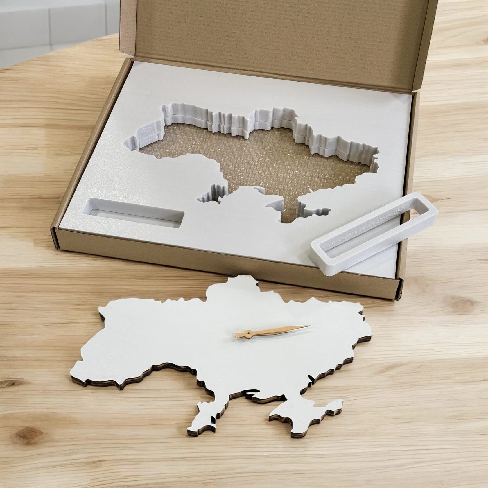 https://tvoryznamy.com/media/images/product/image_k4BARK4.webp